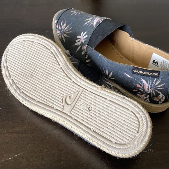 Quicksilver Slip Ons - Picture 4 of 4